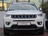 Jeep Compass 1.3 T-GDI I4 Autom. Leder PDC Kamera - Jeep Compass mit Benzin-Antrieb: Allradantrieb, Geländewagen