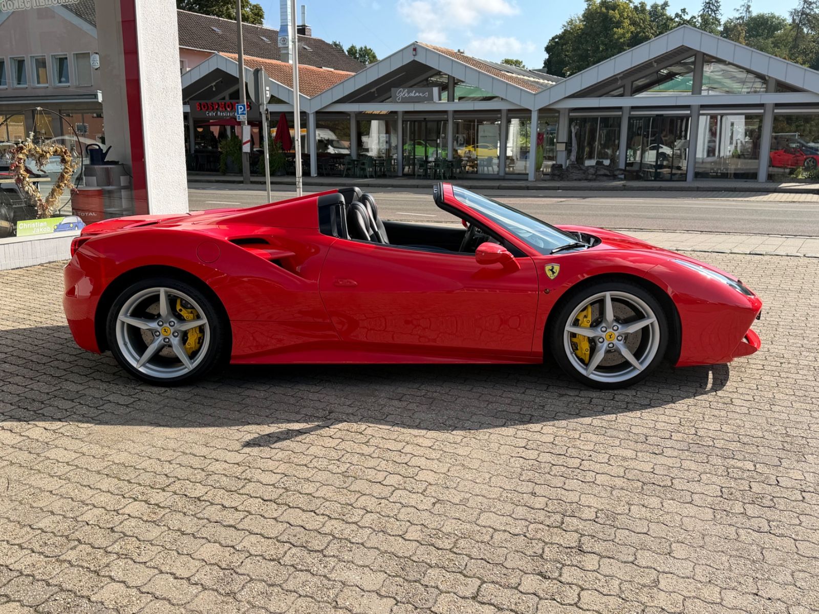 Ferrari 488 Spider Rosso Scuderia TOP Zustand 4