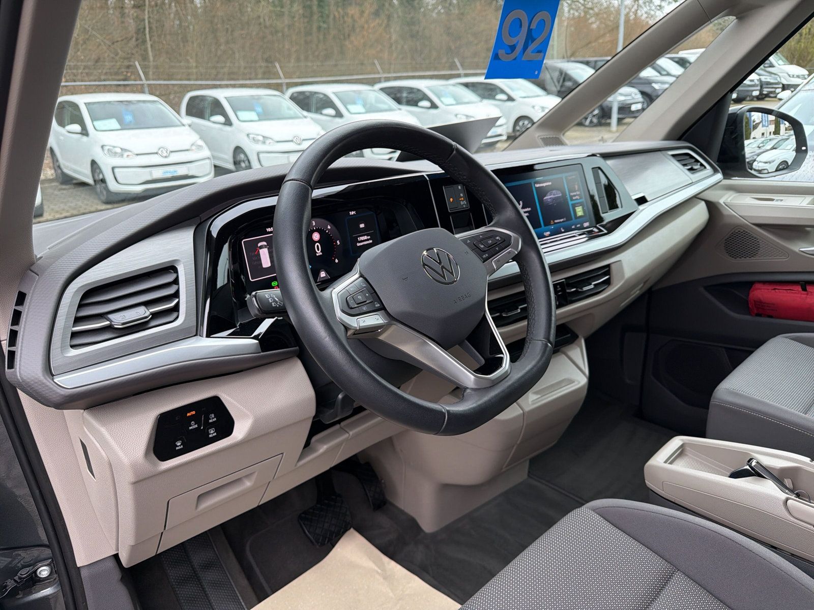 Multivan Life TDi DSG Navi LED AZV 7S Life