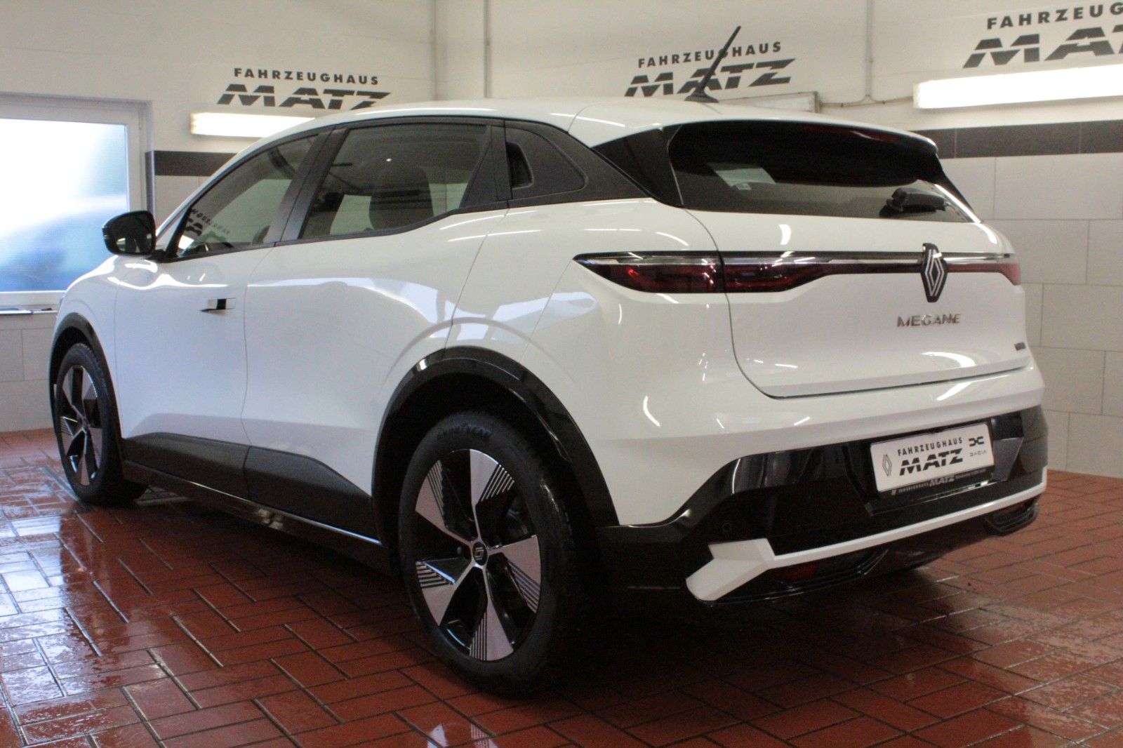 Fahrzeugabbildung Renault Megane E-Tech Electric Equilibre  boost charge