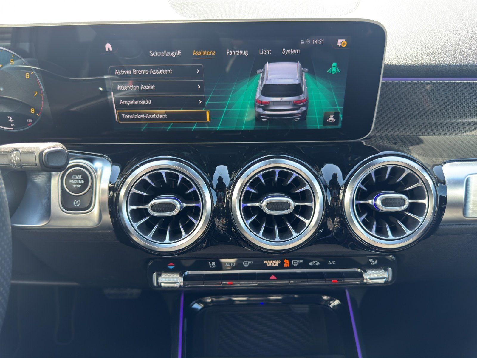 Fahrzeugabbildung Mercedes-Benz GLB 250 AMG Line 4Matic/PANO/BURMESTER/KAMERA/
