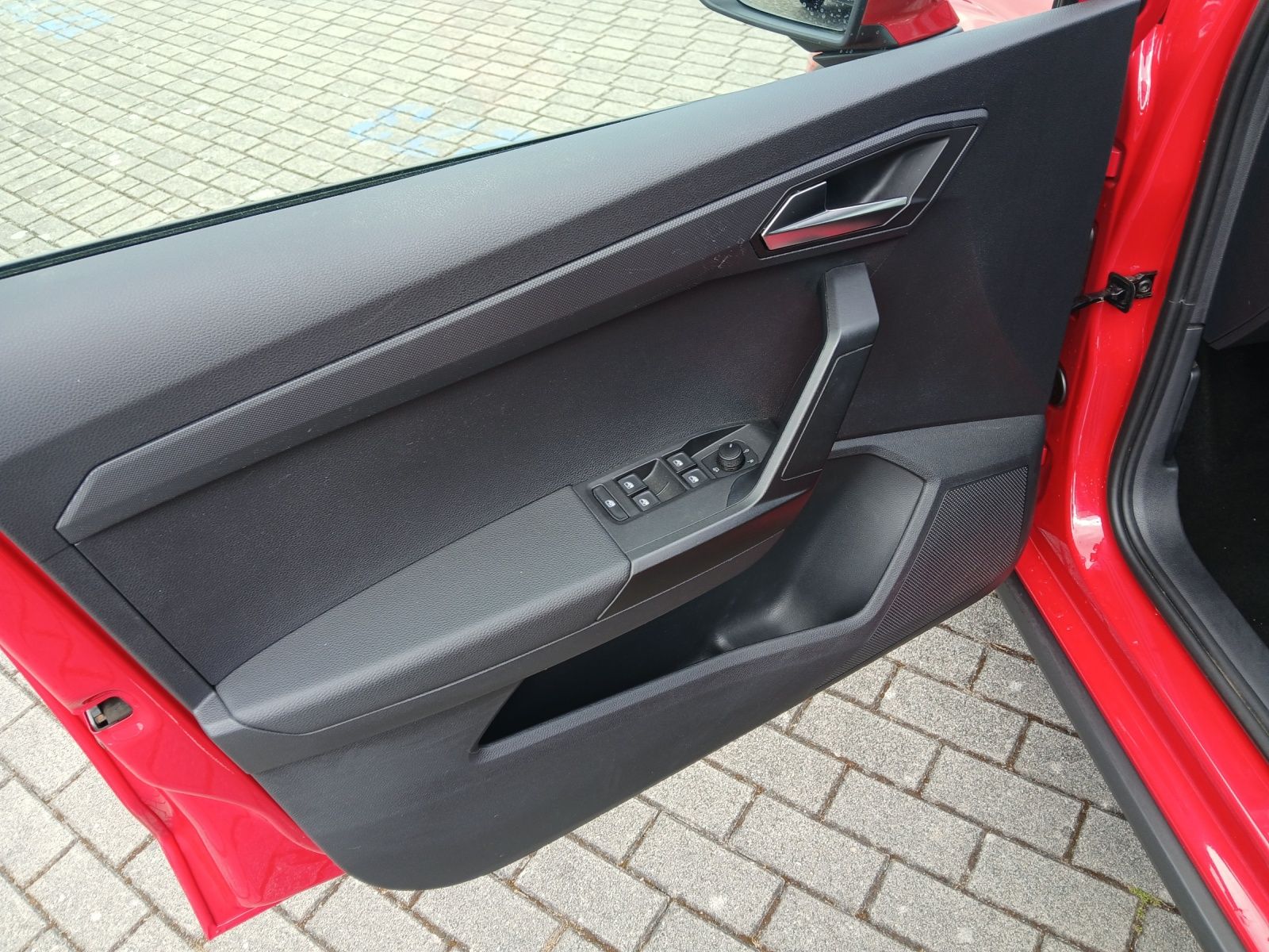 Fahrzeugabbildung SEAT Arona TSI Style LED Climatronic GRA SH LM