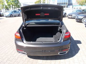 BMW 730 - 12