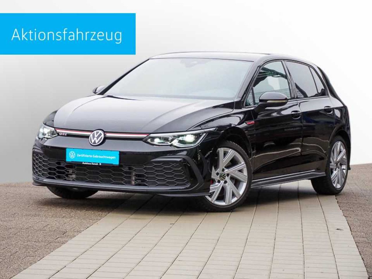 Volkswagen Golf VIII 2.0 TSI GTI NAVI KEYLESS LED foto 2