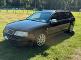 Audi A6 2.8 V6 - Audi A6 aus 1998: Kombi