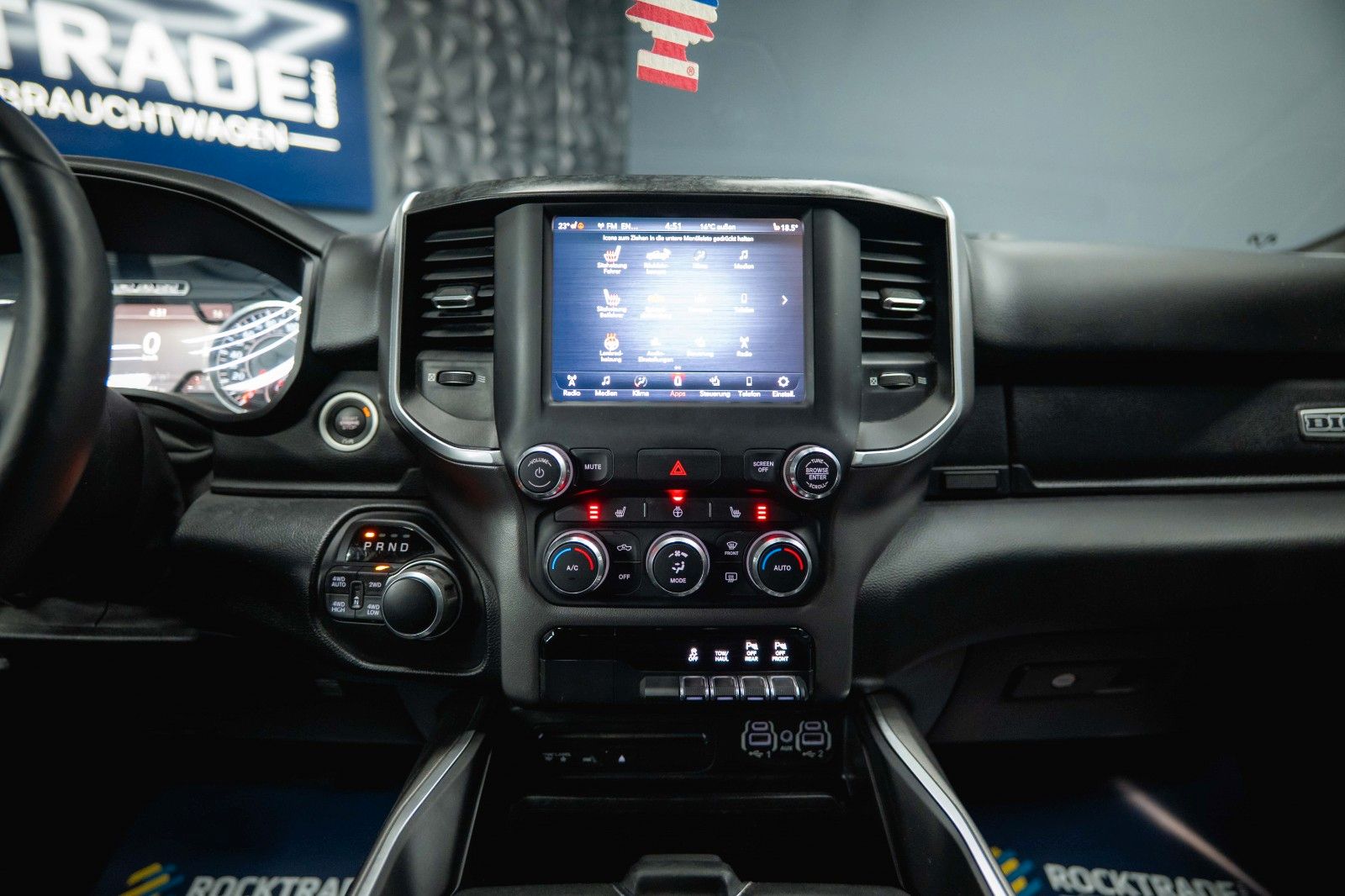 Fahrzeugabbildung Dodge RAM 5.7 V8 HEMI 4x4 OFFROAD BLACK EDITION 19%