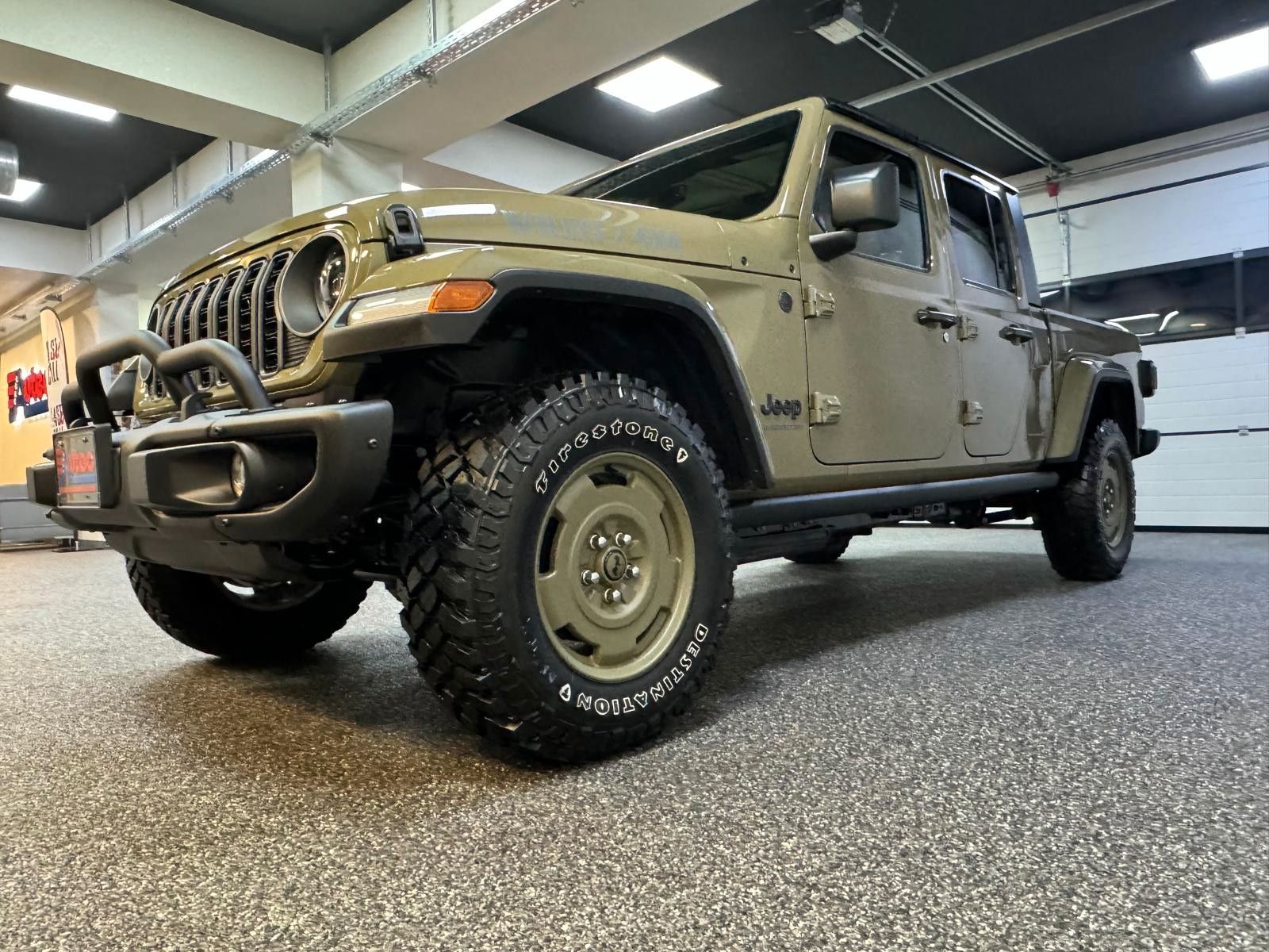 Fahrzeugabbildung Jeep GLADIATOR WILLYS '41 ED. 3.6L-V6 HARDTOP-SOFTTOP