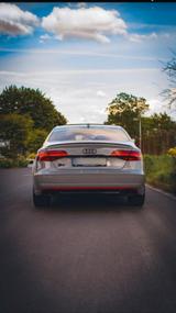 Audi S8 4.0 TFSI plus tiptronic quattro - - graue Audi S8