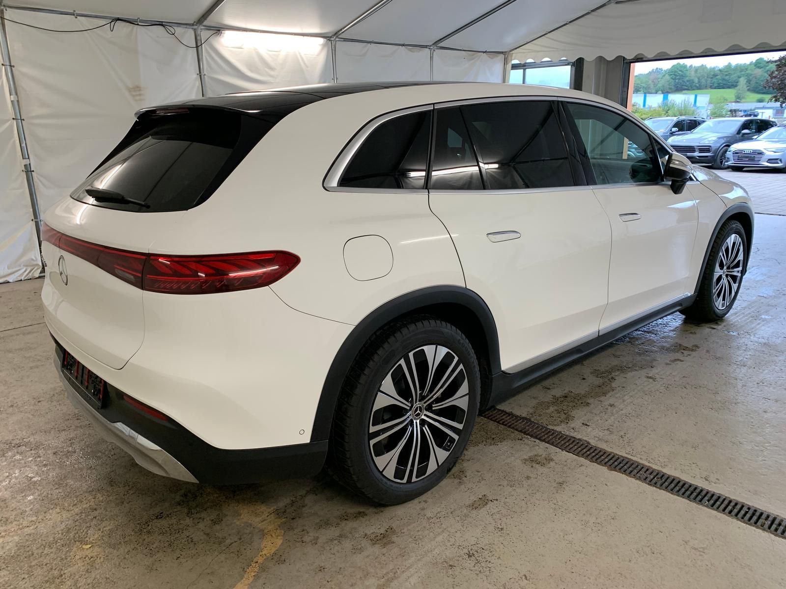 Mercedes-Benz EQS SUV 450 7-Sitze DISTRONIC PANO AHK AIR 21 foto 8