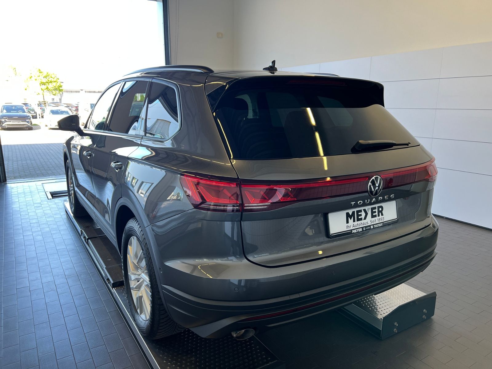 Fahrzeugabbildung Volkswagen Touareg 3.0 TDI 4MOTION *AHK, LED, Luft, ACC, 19