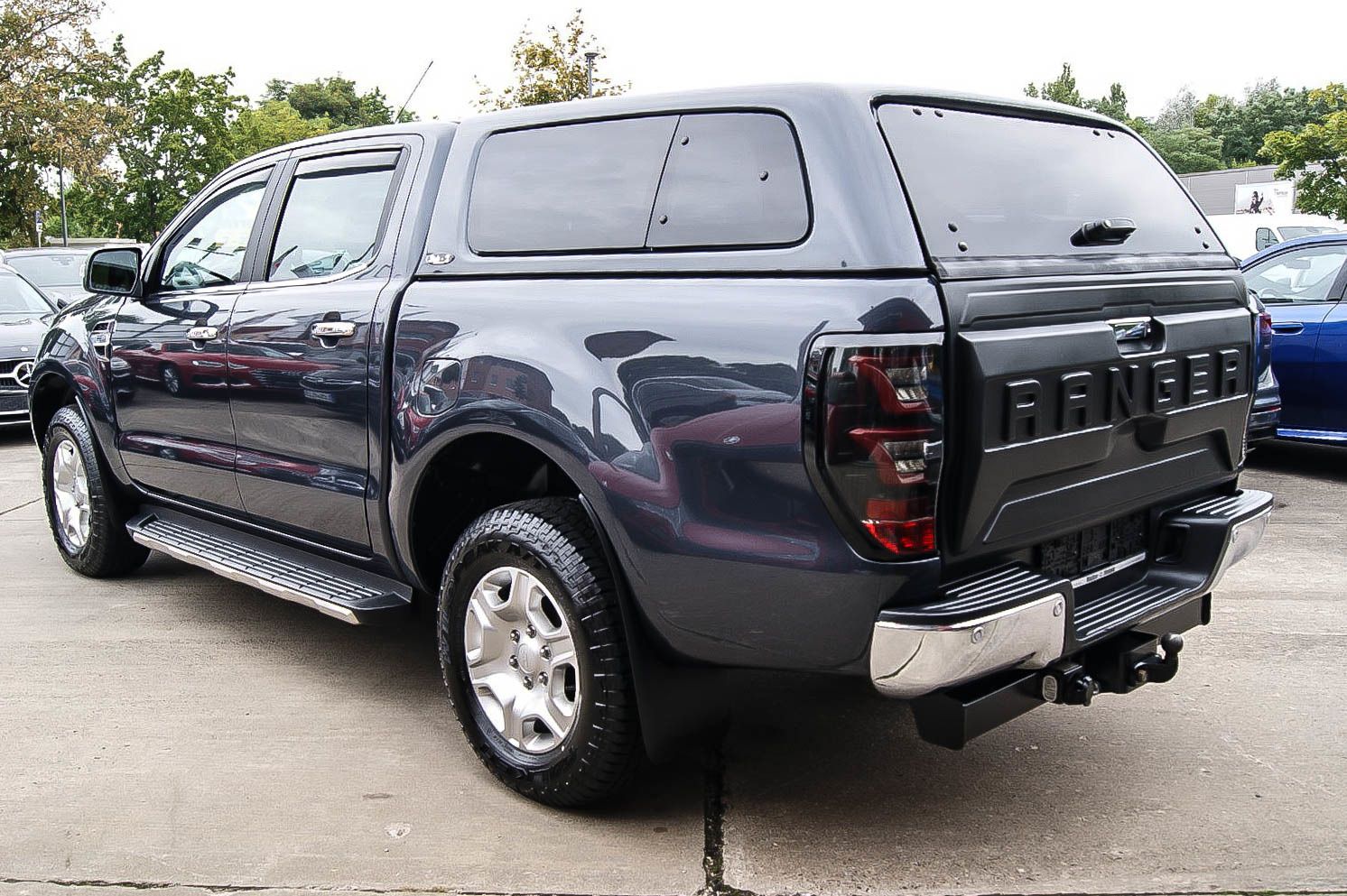 Fahrzeugabbildung Ford Ranger Limited 2.2 Doka 4x4 HARDTOP OFFROAD AHZV