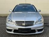 Mercedes-Benz S 63 AMG L*NIGHT*135TKM*KAMERA*DISTR*SHZ*SHK* - silberne Mercedes-Benz S 63 AMG