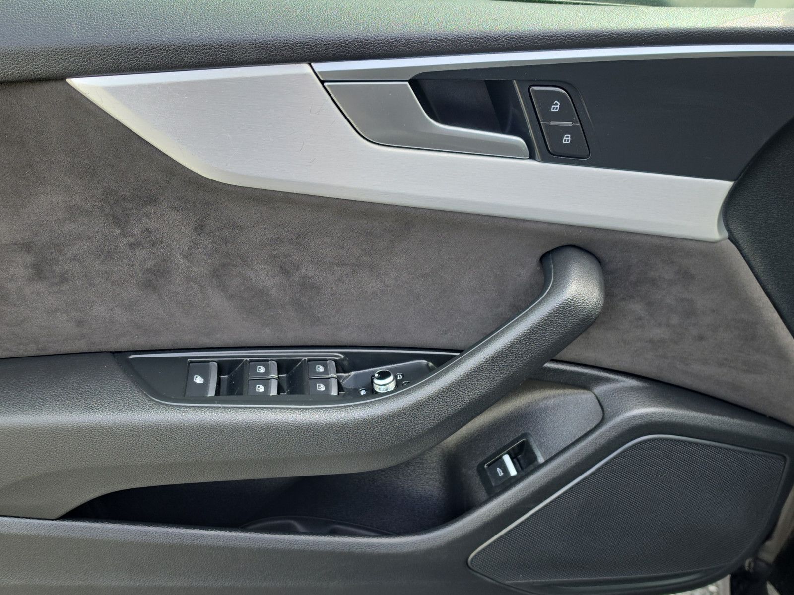 Fahrzeugabbildung Audi A5 Cabriolet Sport S-Line Automatik Navi Leder