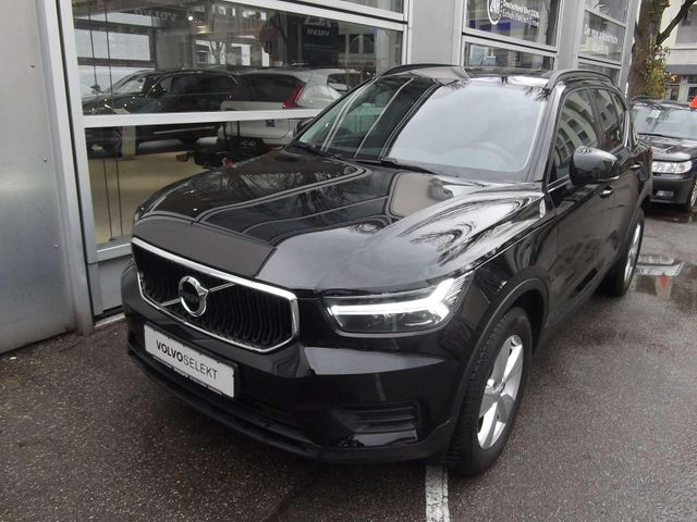 Volvo XC40 Momentum Core 2WD