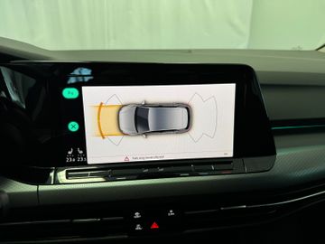 Volkswagen Golf VIII Lim. Active eTSI AT LED Navi SH