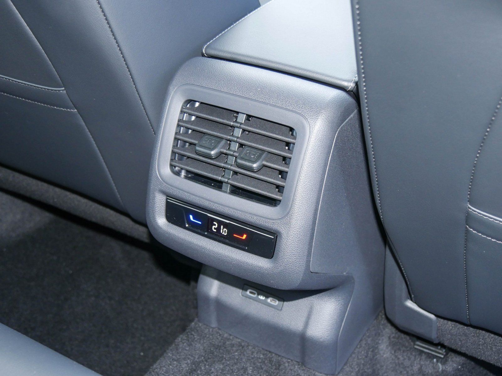 Volkswagen T-Roc - Bild 11