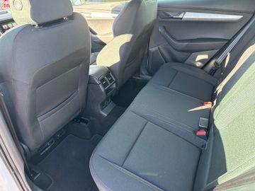 Skoda Karoq Selection+AHK+LED+NAVI+APP+SHZ+LKRHZG+