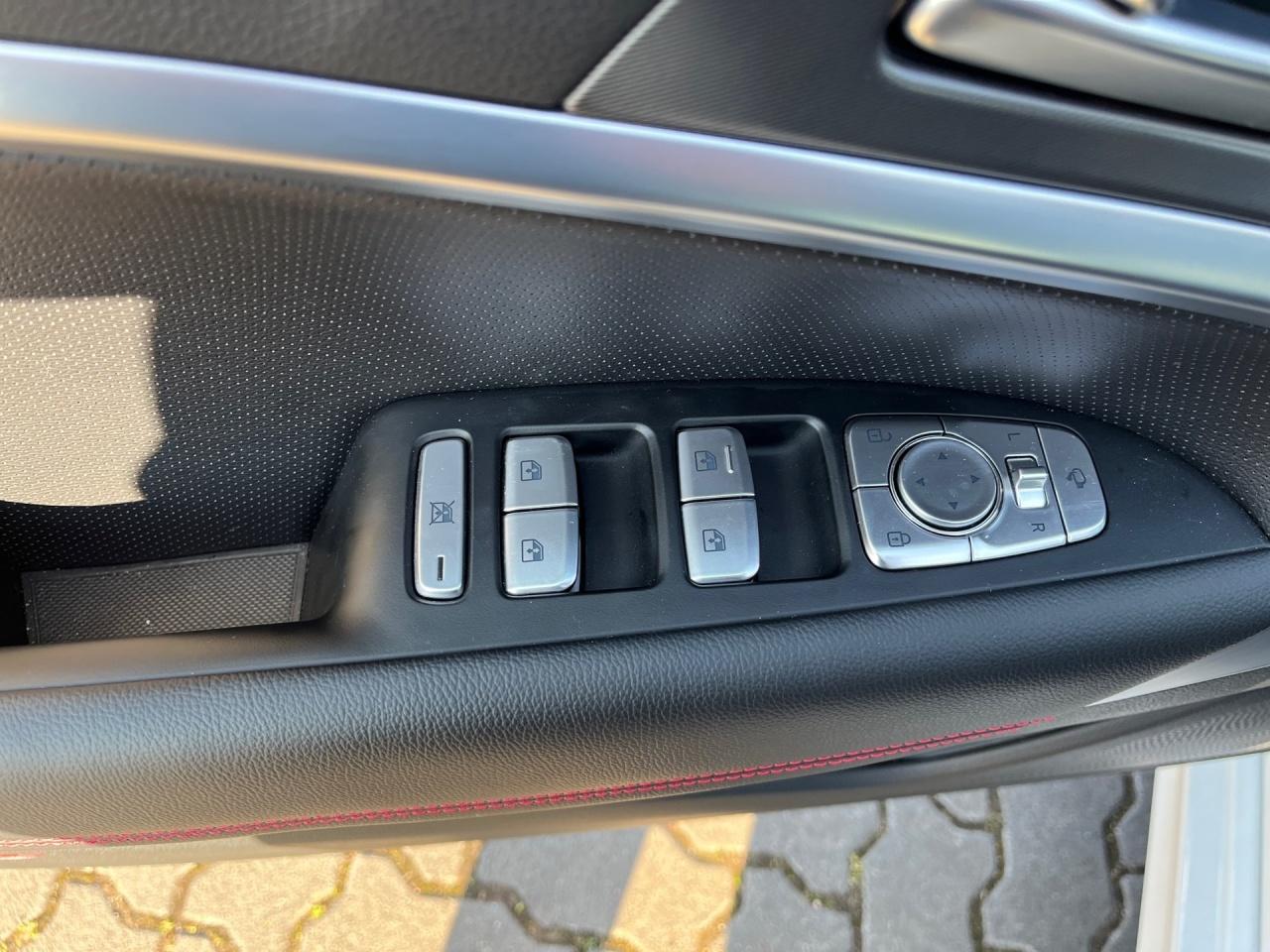 Genesis G70 2.2 D AWD Sport Pearl-Lackierung Sitzklima