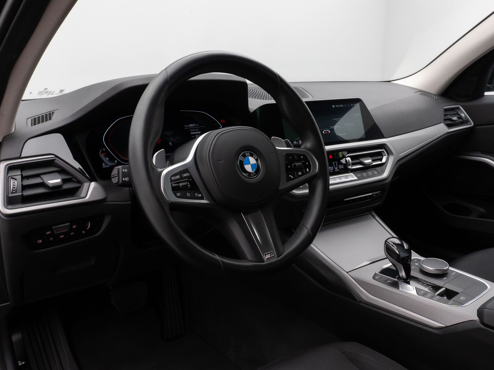 Fahrzeugabbildung BMW 320d Laser HUD DAB HiFi Komfort M Sport Alarm