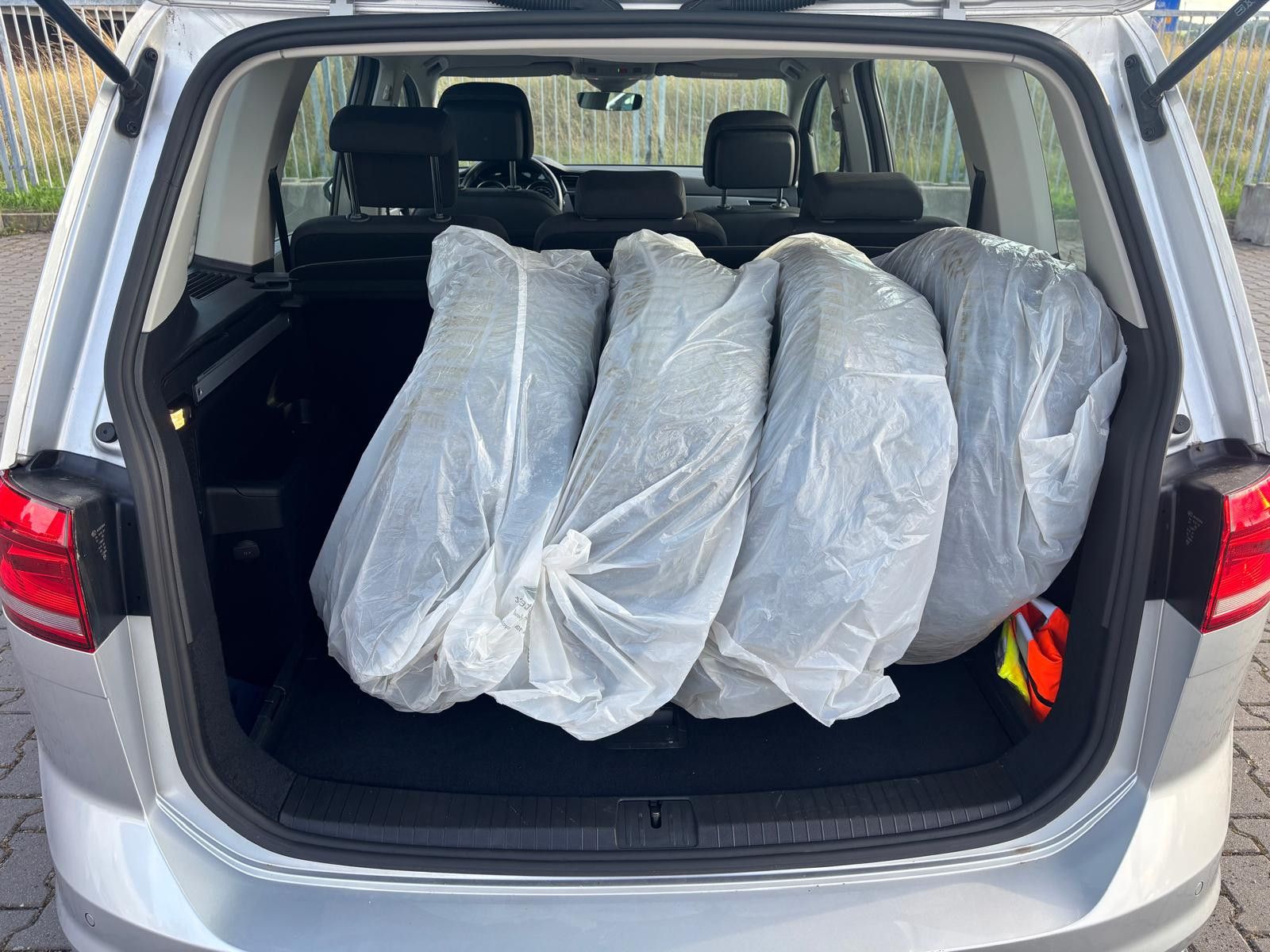 Fahrzeugabbildung Volkswagen Touran 2.0 TDI DSG Comfortline-NAVI-ACC-PDC-SHZ-