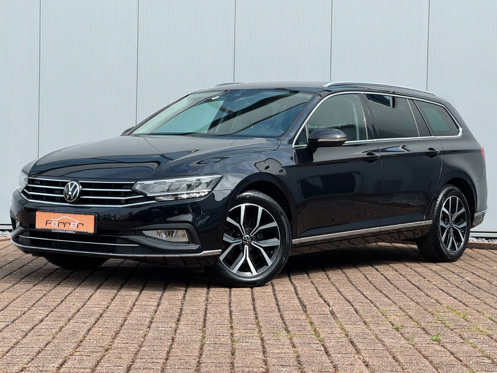 Volkswagen Passat Var. 2.0 TDI "Elegance" DSG LED CAM ACC