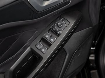 Ford Focus Turnier ST-Line X AGR-Sitz HUD el. Heckkl