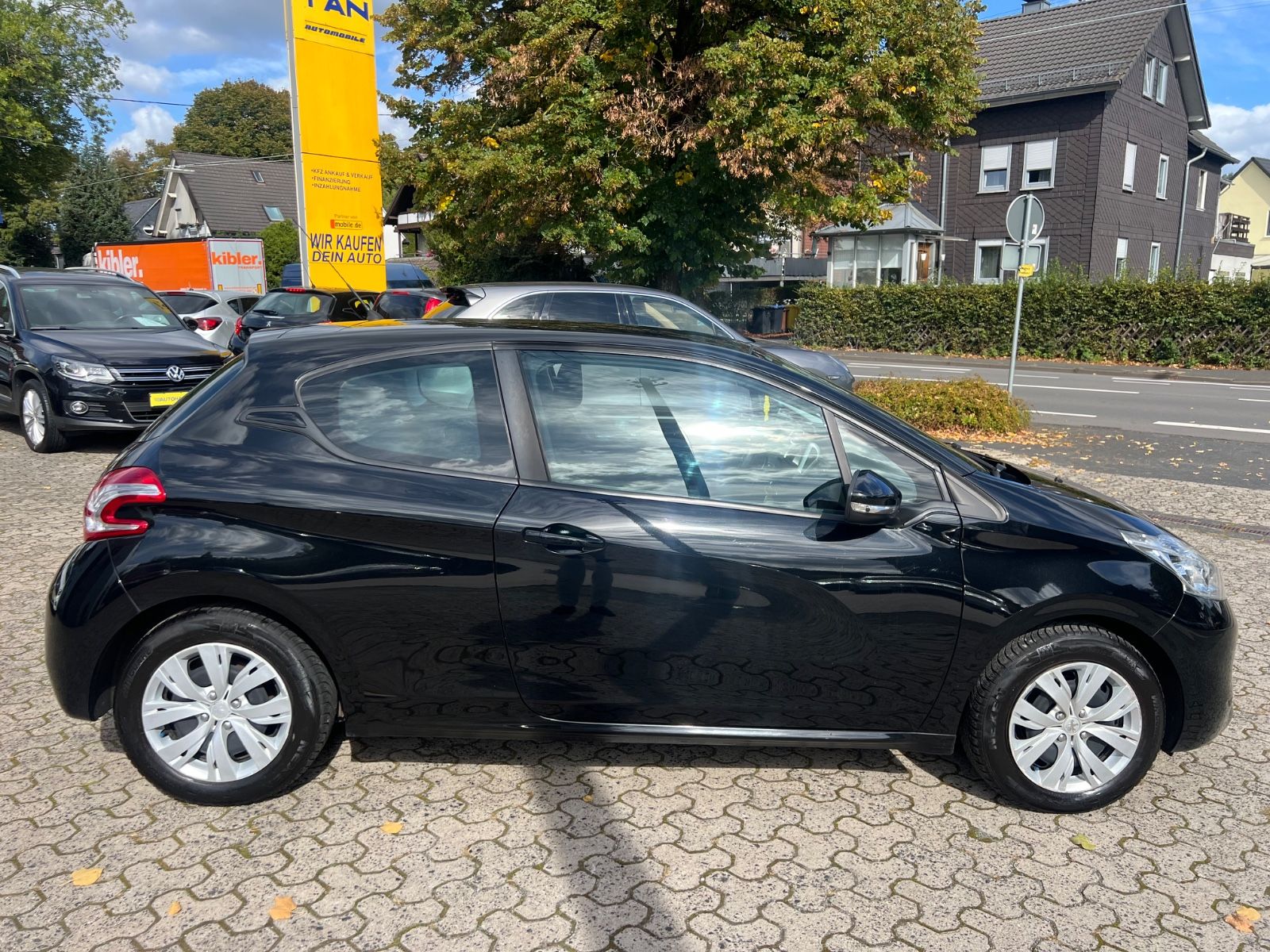Fahrzeugabbildung Peugeot 208 Active *TÜV NEU