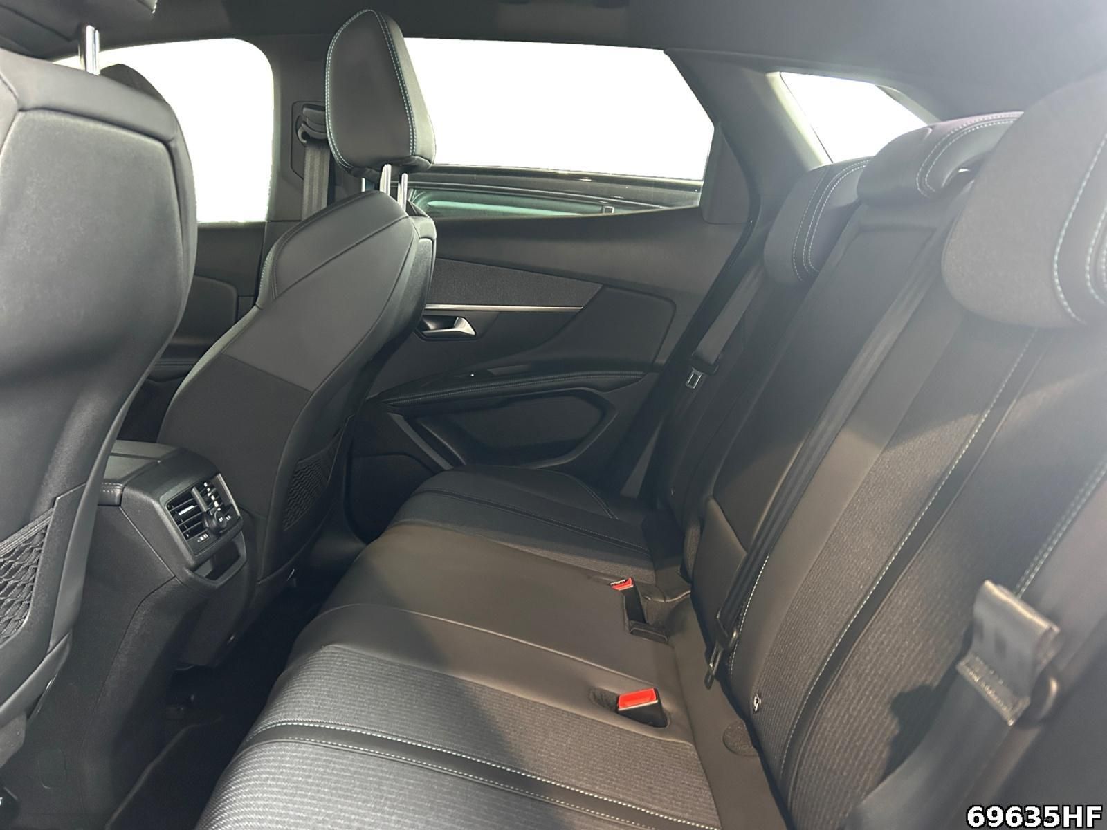 Fahrzeugabbildung Peugeot 3008 1.2 PureTech 130 Allure Pack (EURO 6d)