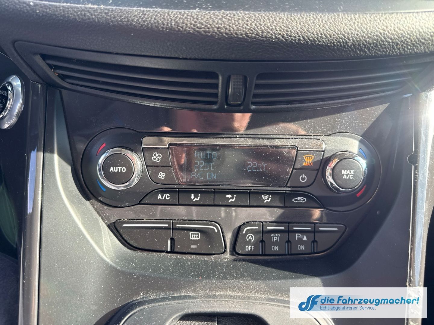 Fahrzeugabbildung Ford Kuga Titanium 180PS StandHZG Navi Keyless*EXPORT