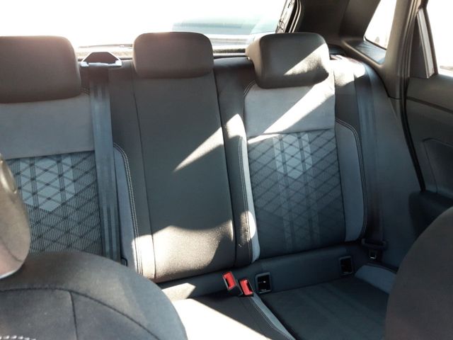 Polo R-Line 1,0 TSI 70 kW DSG  Matrix, Climatron