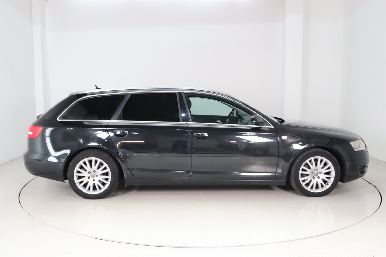 Fahrzeugabbildung Audi A6 2.0 TDI multitronic Avant * Xenon * AHK * PDC