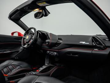 صورة مصغرة 24 لـ 2015 Ferrari 488 SPIDER