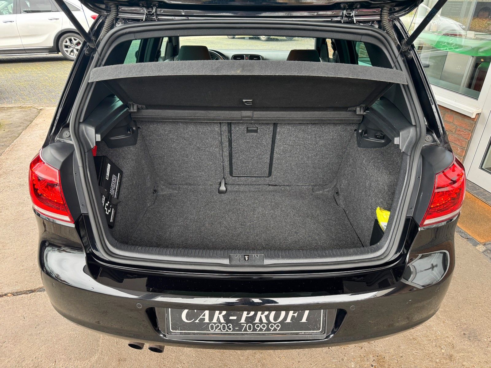 Fahrzeugabbildung Volkswagen Golf VI R-line DSG Klimaaut./PDC/Bluetooth