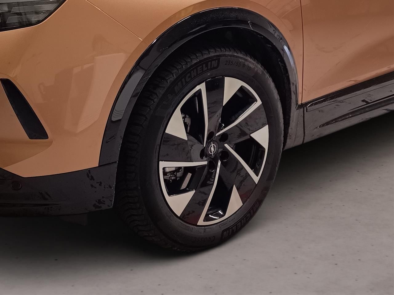 Fahrzeugabbildung Opel Grandland ElektrikGS 157KW