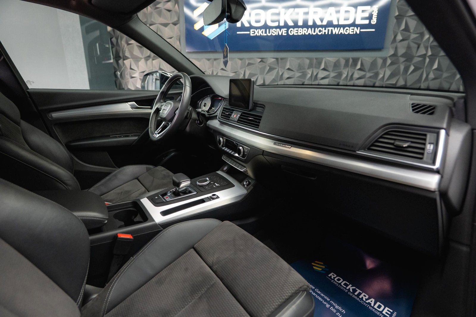 Fahrzeugabbildung Audi SQ5 3.0 TDI quattro Optik-Paket Schwarz *LED*19%