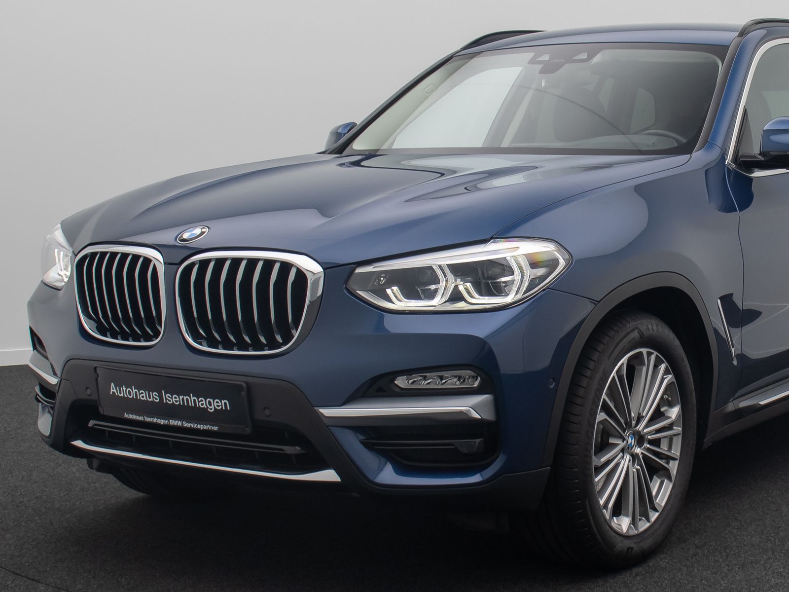 Fahrzeugabbildung BMW X3 xD20d Luxury Line Kamera AHK HUD Alarm 19Zoll