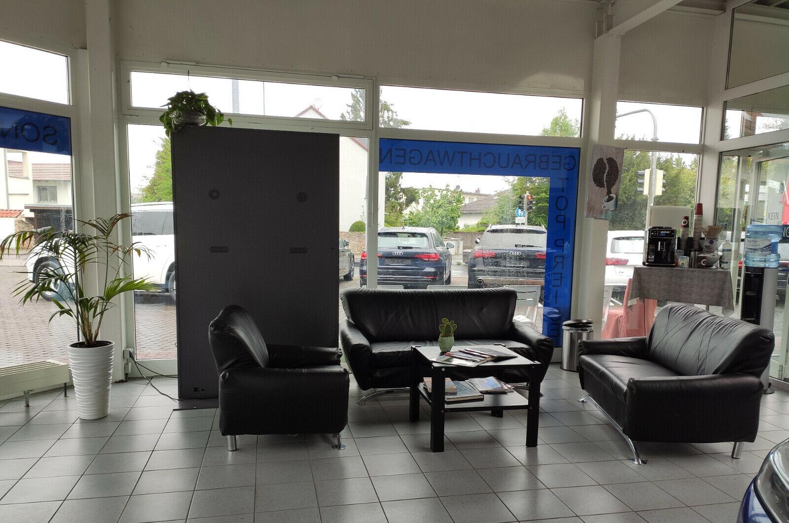 showroom-image-top