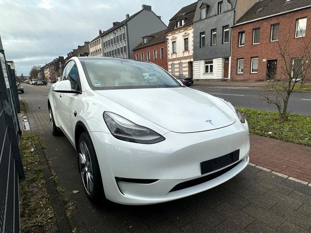 Tesla Model Y  Dual Motor  Neuwertiege Zustand 1 Hand