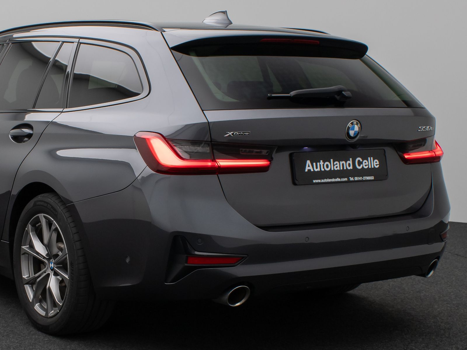 Fahrzeugabbildung BMW 330e xD Sport Line Panorama Laser Kamera HUD DAB
