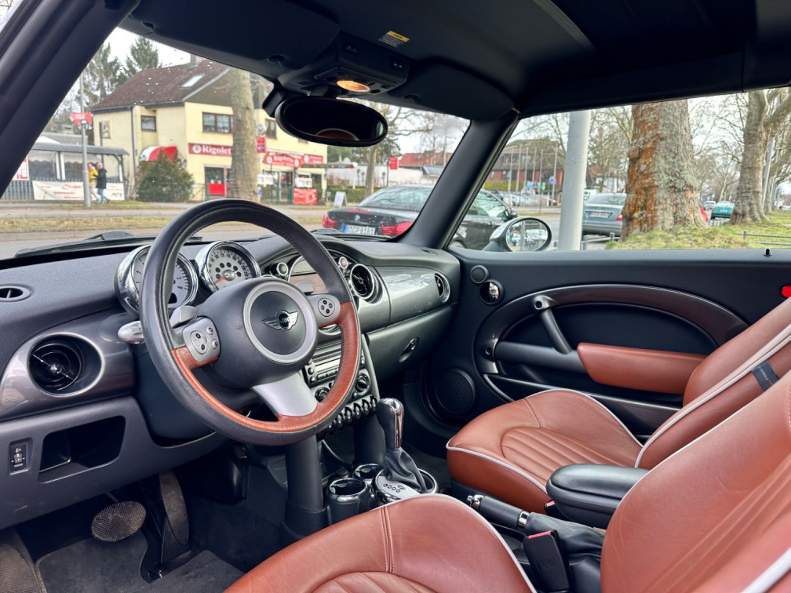 Fahrzeugabbildung MINI Cooper 1.6 Cabrio Sidewalk*PDC*Navi*Leder*