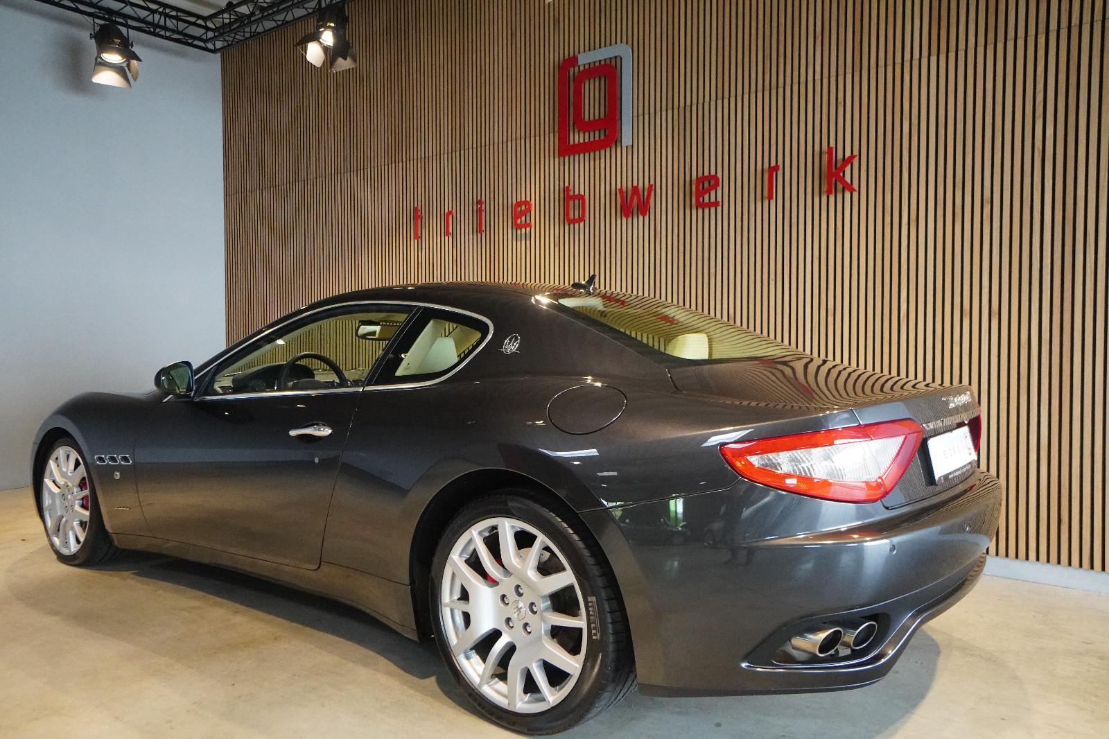 Maserati Granturismo 4.2 V8-Deutsch-U-frei**1-Hd**48 TKM*