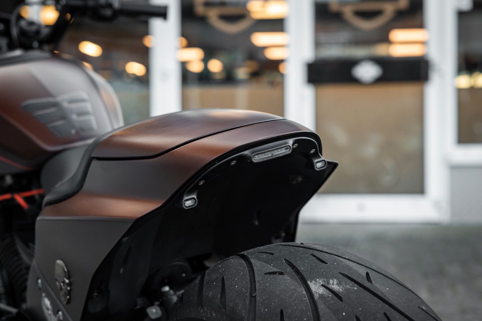 Fahrzeugabbildung Harley-Davidson FXDR 114 CUI - KESSTECH - SEITLICHER KZH