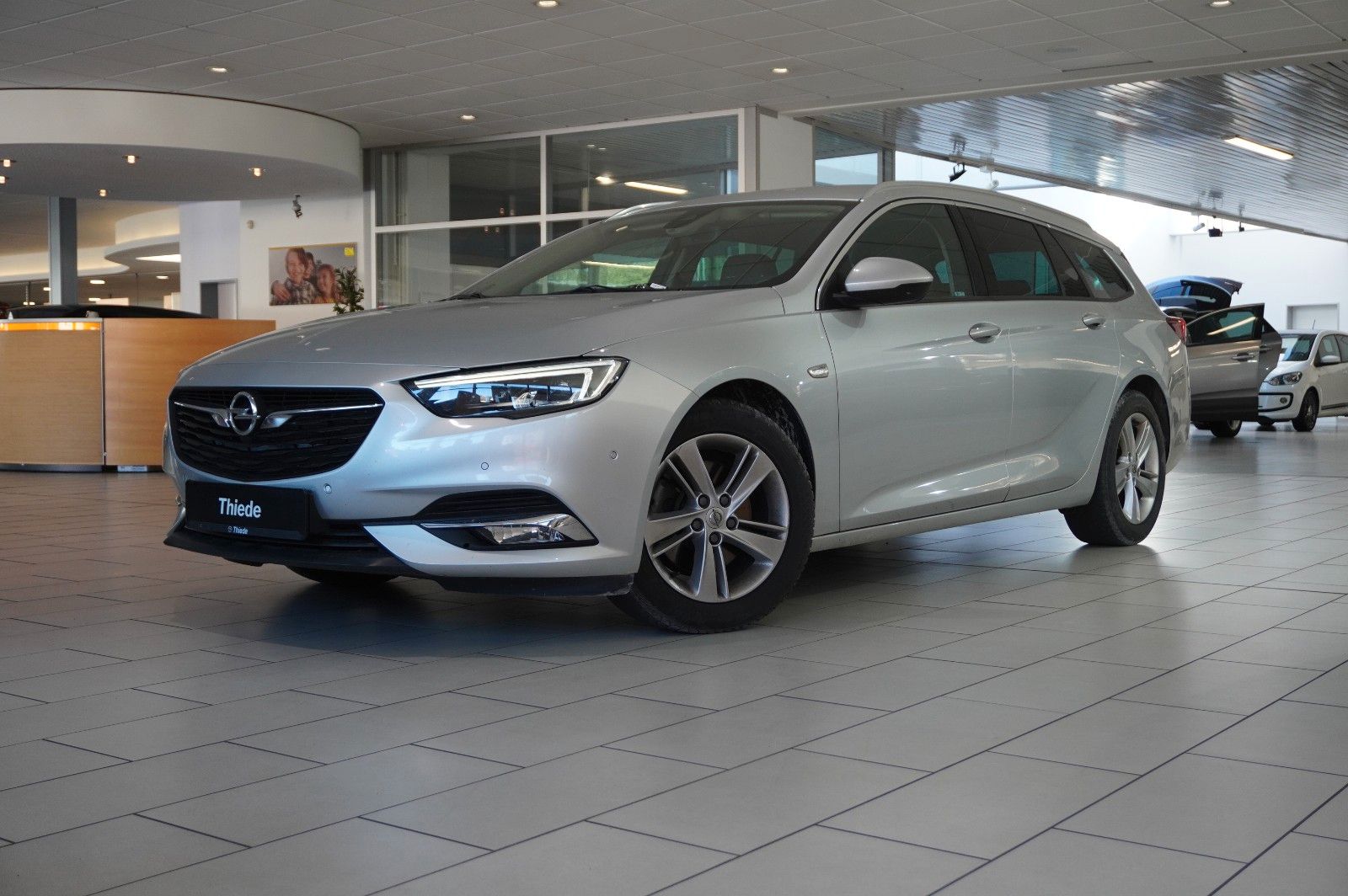 Fahrzeugabbildung Opel Insignia B ST 1.5T DYNAMIC NAVI/MATRIX/KAMERA/SH