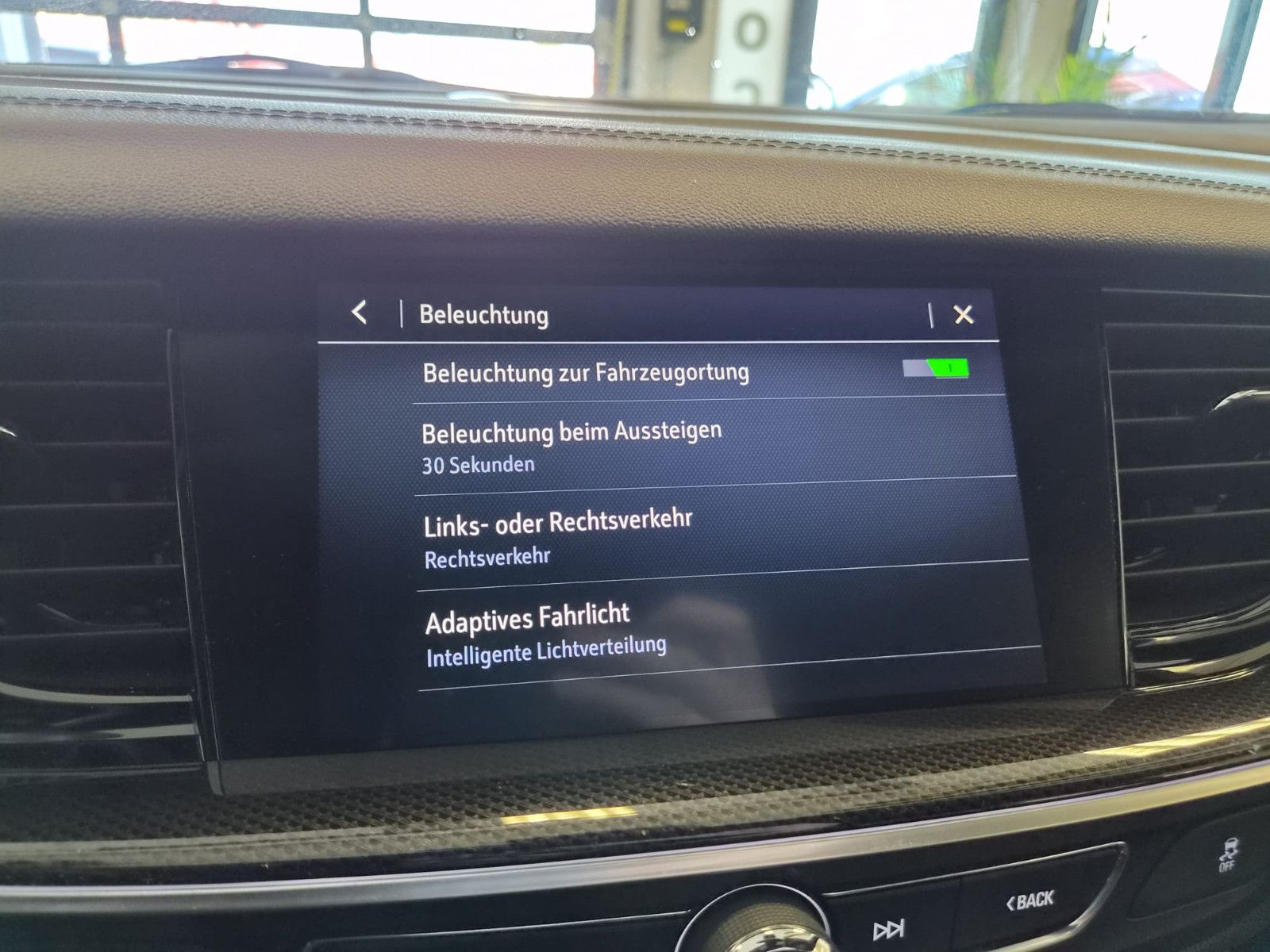 Fahrzeugabbildung Opel Insignia B Sports Tourer Elegance / ERGOSITZ /