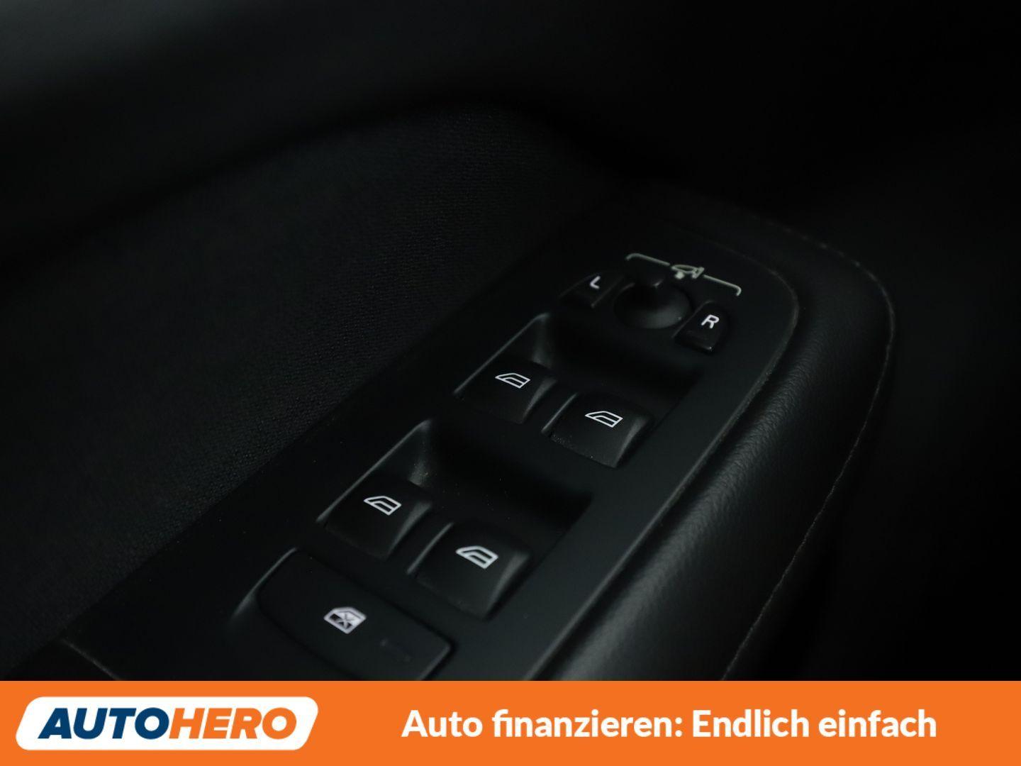 Volvo V60 2.0 D3 Momentum Pro Aut.*NAVI*LED*TEMPO*