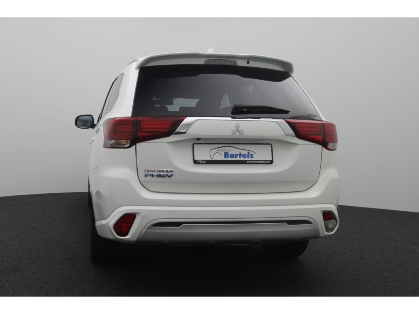 Fahrzeugabbildung Mitsubishi Plug-in Hybrid Outlander PHEV Basis 4WD Tempomat