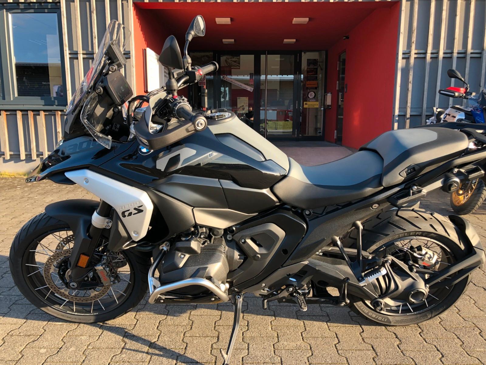 BMW R 1300 GS *Triple Black + Adaptiv. Höhenreg.*