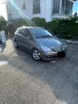 Mercedes-Benz B 150 - - Mercedes-Benz B 150 aus 2008