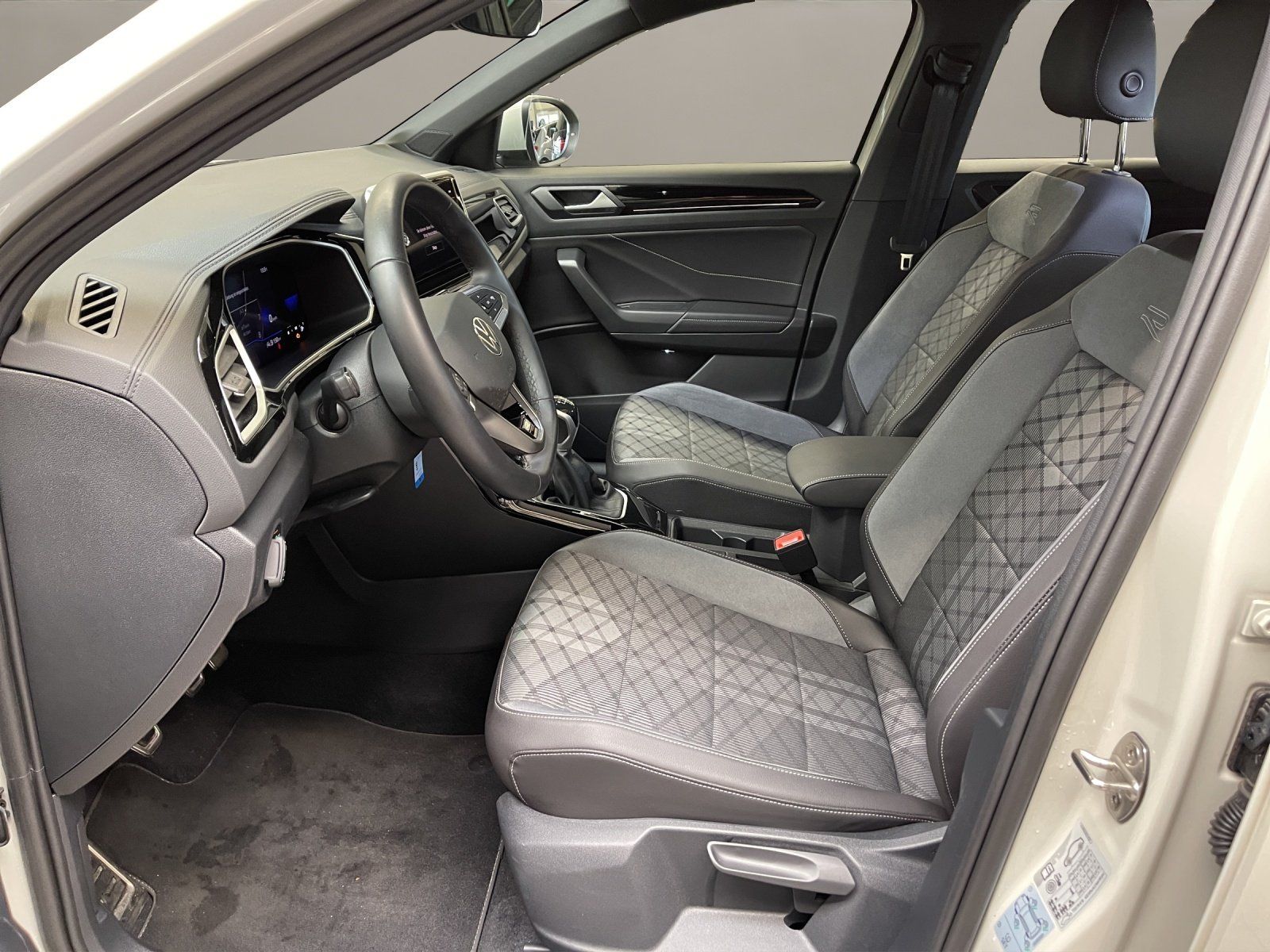 Volkswagen T-Roc - Bild 8