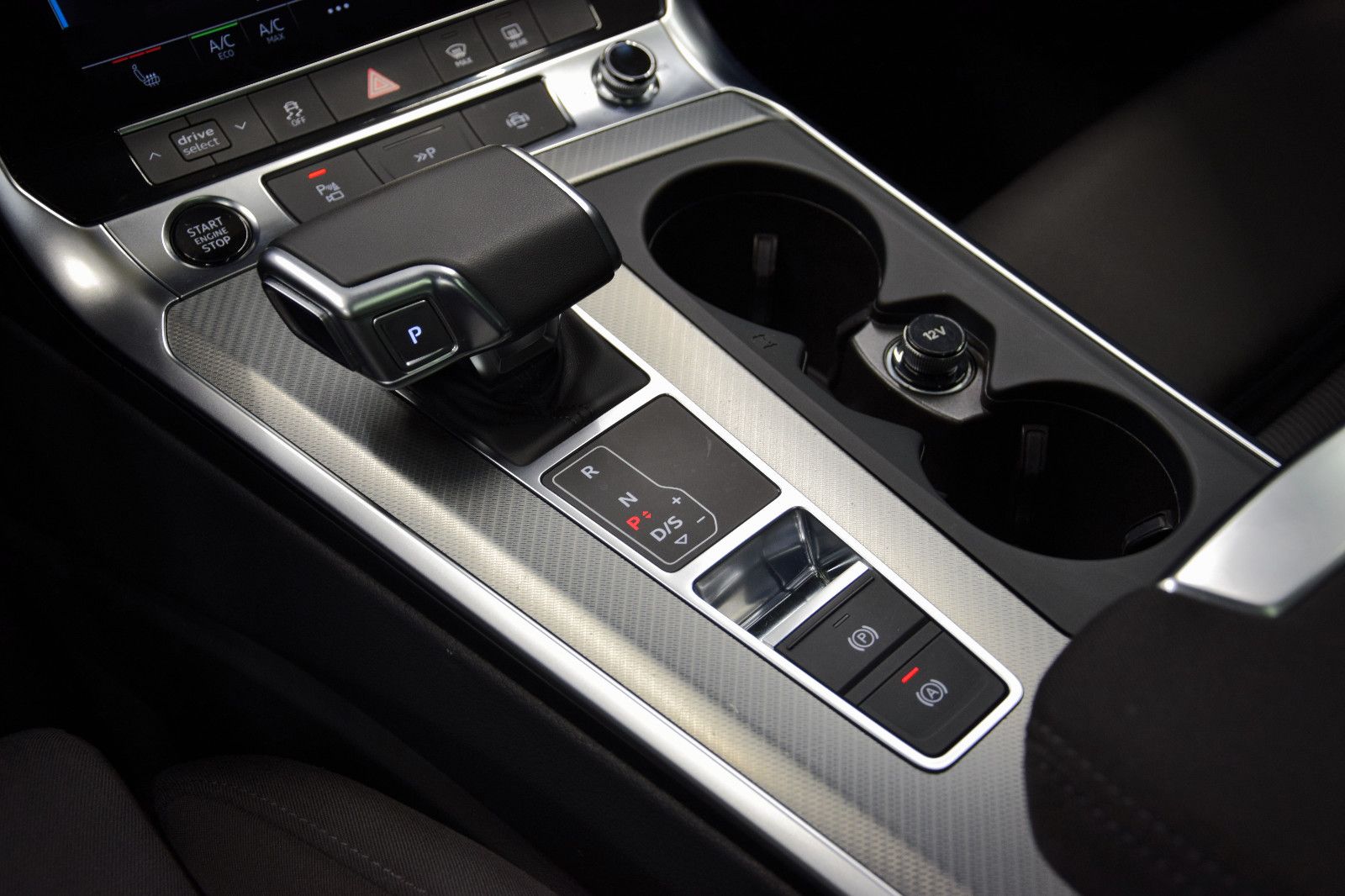 Fahrzeugabbildung Audi A6 Avant 40 TDI sport Pano ACC LED Sitzheiz DSP